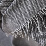 Kuschelige Decke aus Baumwolle grau