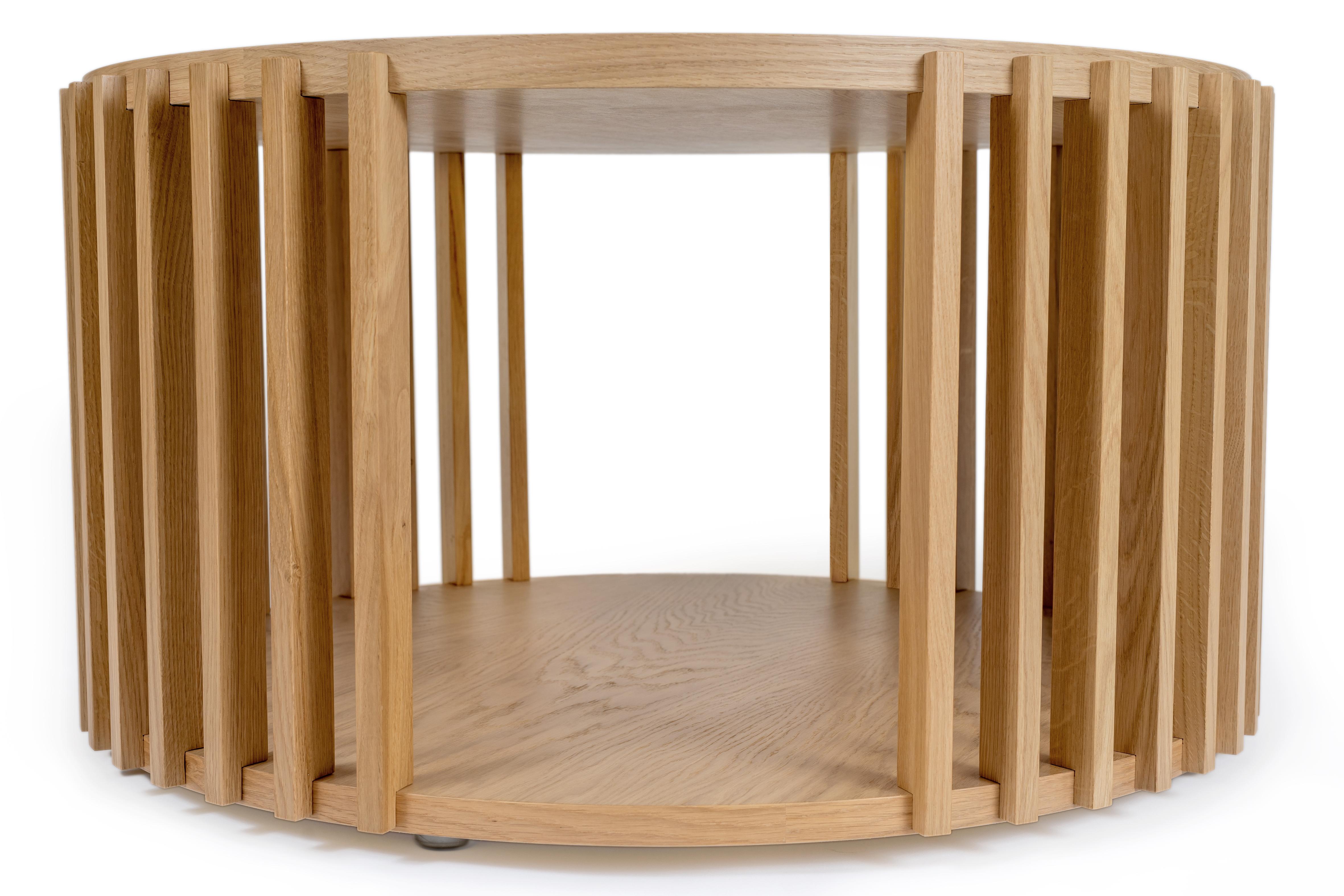 Runder Couchtisch aus Holzstäben