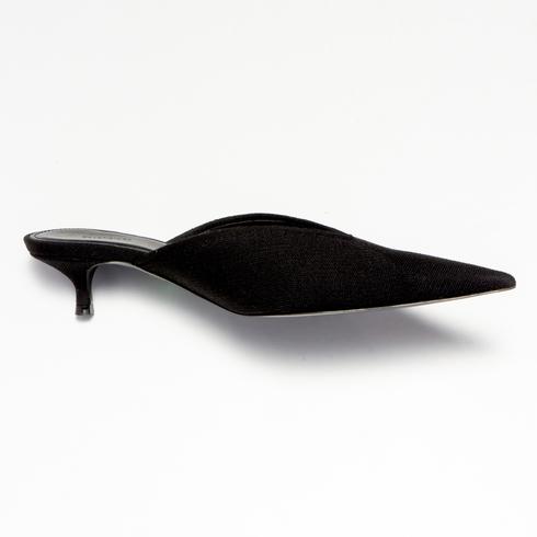 MULE, black/white