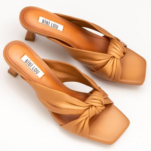 SANDALE, camel