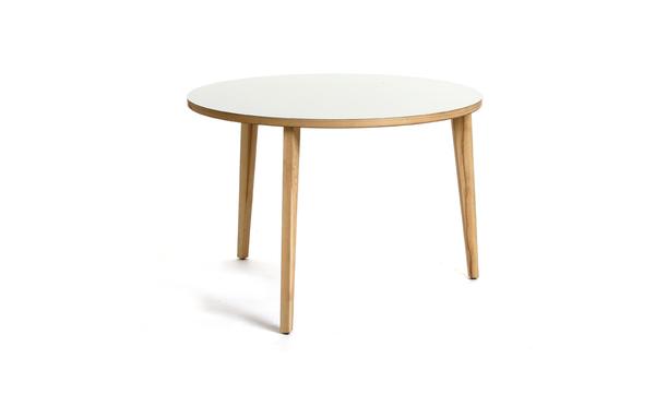 Tisch dreibeinig Holz Design