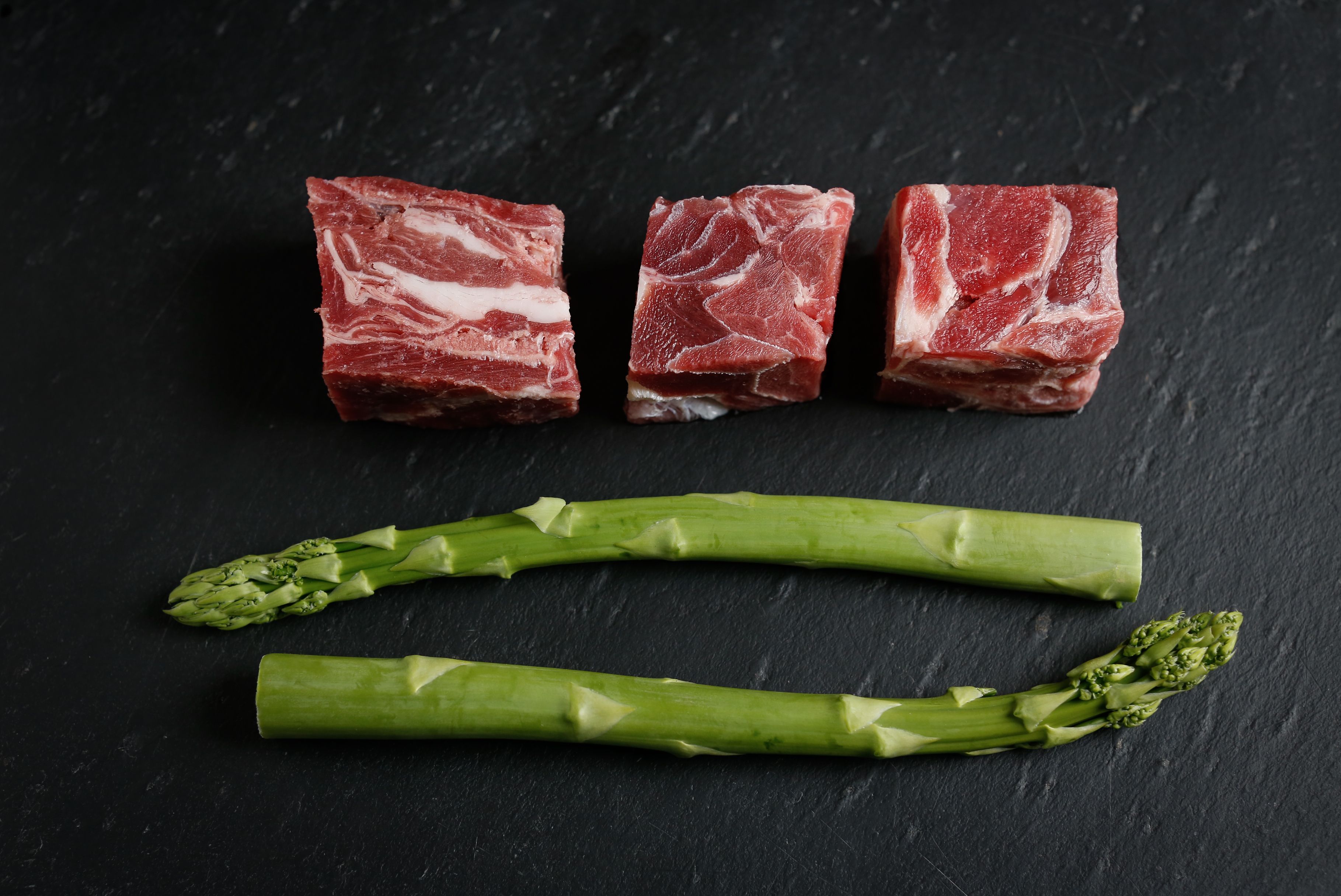 Rindfleisch in Würfeln durchwachsen