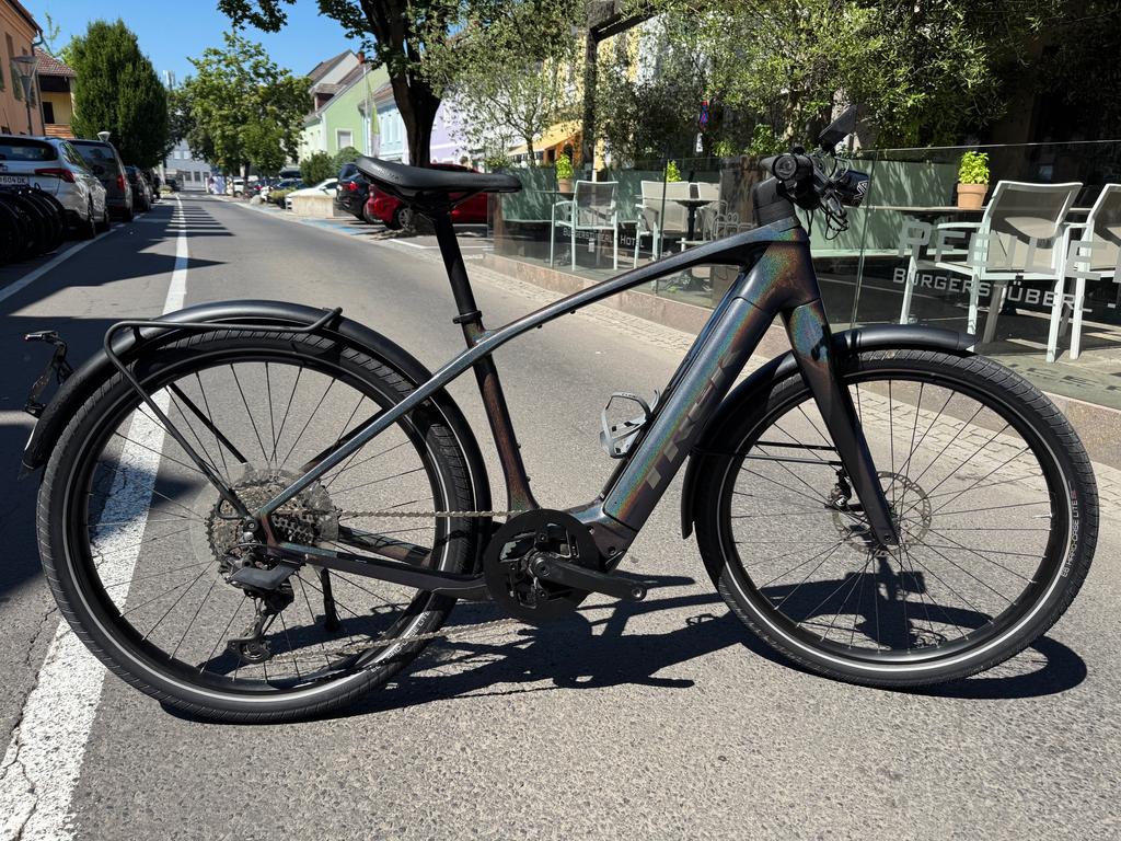 Trek Allant+ 9.9 / Gr. M / Bosch CX / 625 Wh / Supernova M99 Pure+ / Dark Prismatic/Trek Black 2022 / 25 km/h / Gebraucht