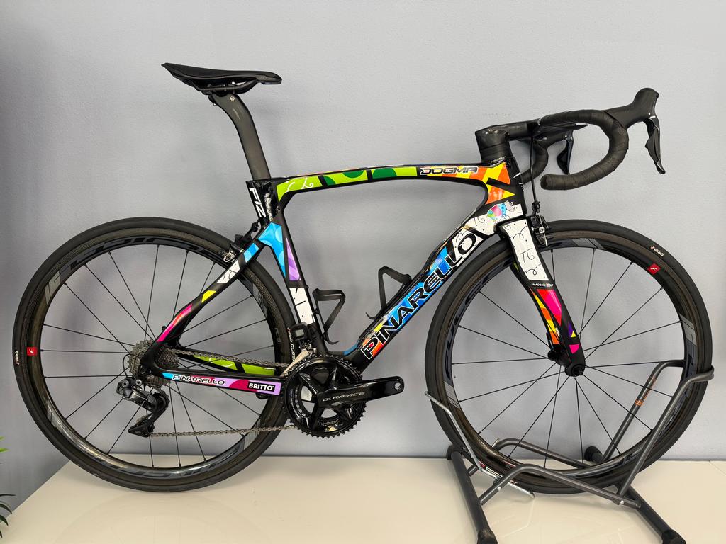 PINARELLO DOGMA F12 DURA ACE Di2 Rim / Gr. 51.5 cm / Shimano Dura Ace DI2 Disc / Fulcrum Speed Laufräder / Chris Froome Edition