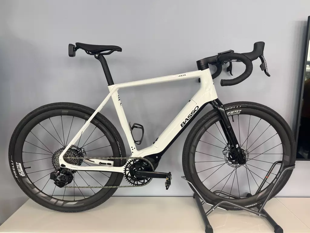 BASSO Volta / Gr. L / Polini EP3 Plus Motor / ZIPP 303 Firecrest Laufräder / SRAM RED AXS / TESTBIKE