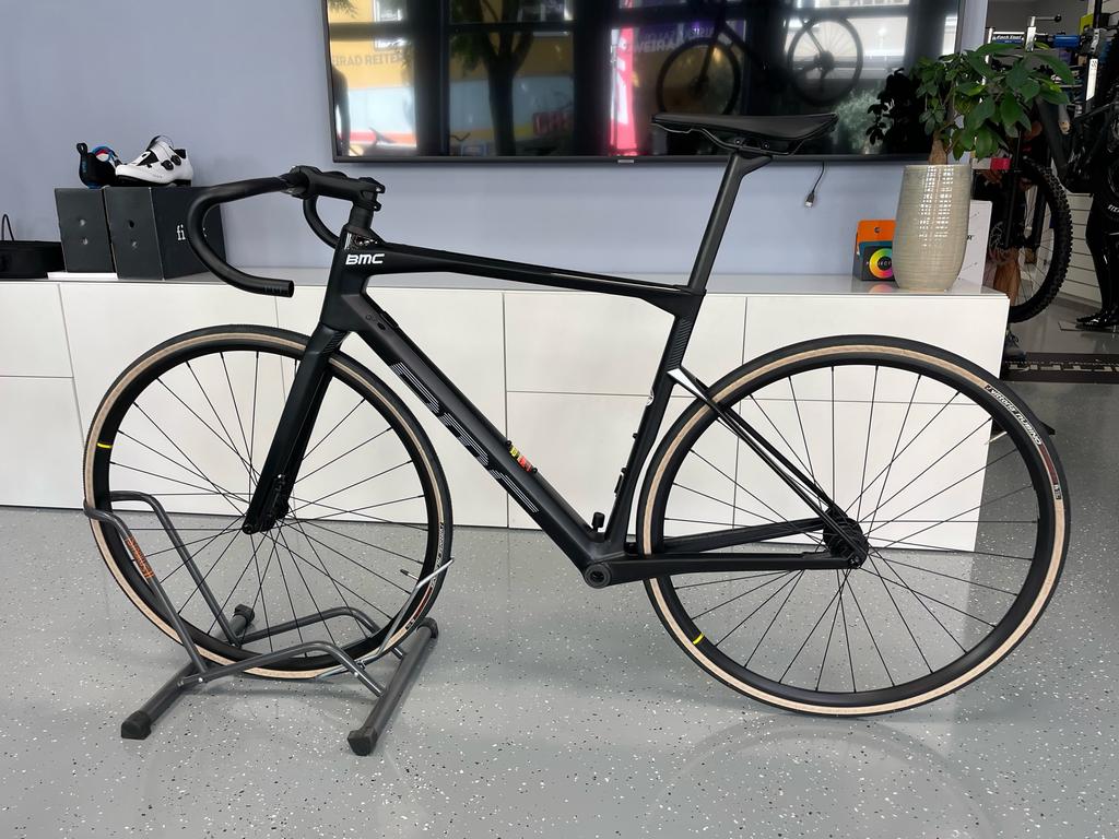 BMC Roadmachine Rahmenset / Gr. 54 / carbon-white / 2023