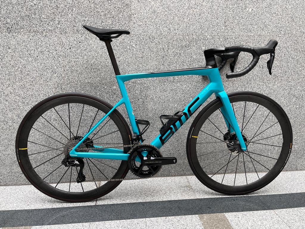 BMC Teammachine SLR 01 TWO+ / Dura Ace DI2 disc / MAVIC Ultimate T / RH 56 cm / 6,65 kg