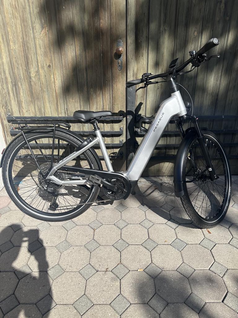 PEGASUS PREMIO EVO 10 Lite / Gr. 45 / Bosch CX / 800 Wh / Kiox 500 / Jubiläumsmodell 2025 / Gebrauchtrad