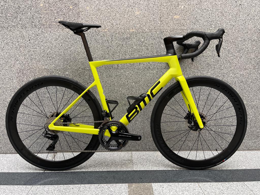 BMC Teammachine SLR 01 / Shimano Dura Ace DI2 11 fach / RH 56 cm / neon