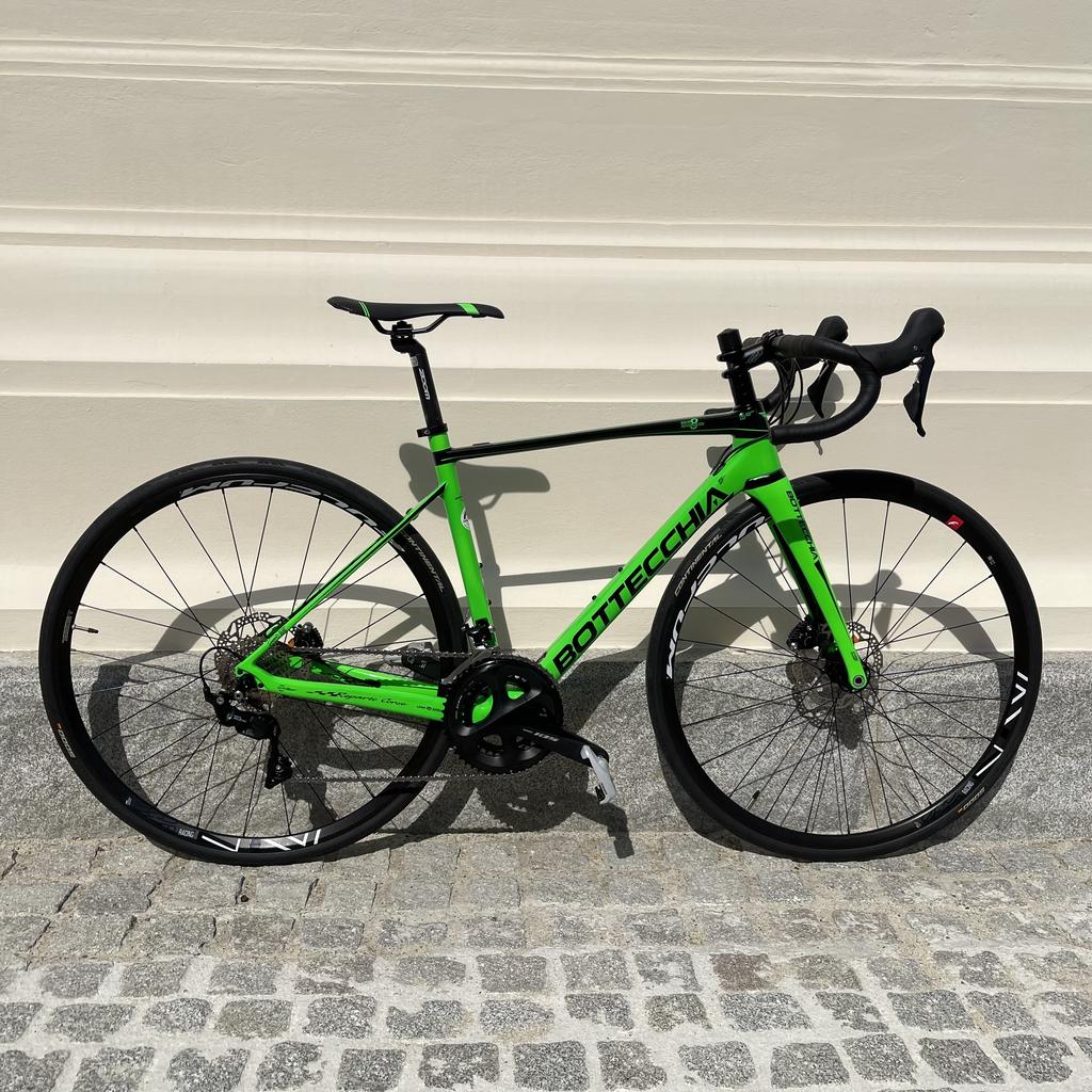 BOTTECHIA 57D 8AVIO REVOLUTION 105 22s DISK / Gr. 48 cm / grün / disc