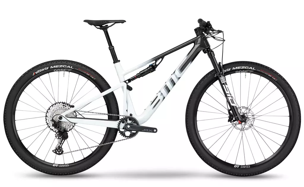 BMC Fourstroke THREE / Gr. M / CARBON - WHITE