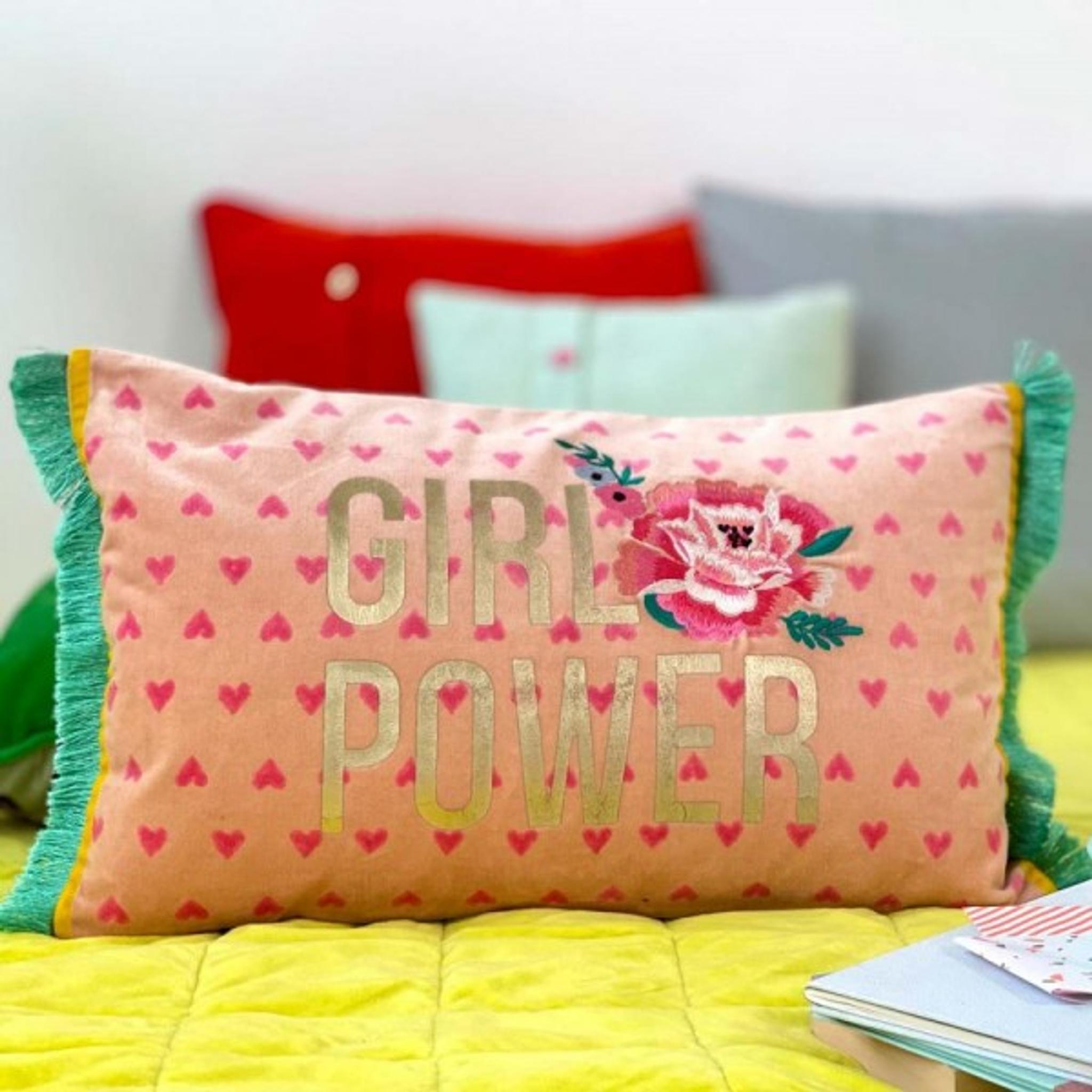 NOI Hamburg Kissen GIRLPOWER koralle-bunt 30x50 cm