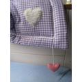 Babydecke mit Rasselherz