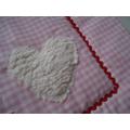 Babydecke mit Rasselherz