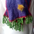 Schal gestrickt lila bunt Fransen grün
