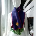 Schal gestrickt lila bunt Fransen grün