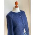 Feather Cardigan Rundhals - Strickanleitung