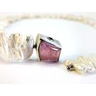 auffallendes Perlencollier mit rosa Turmalin