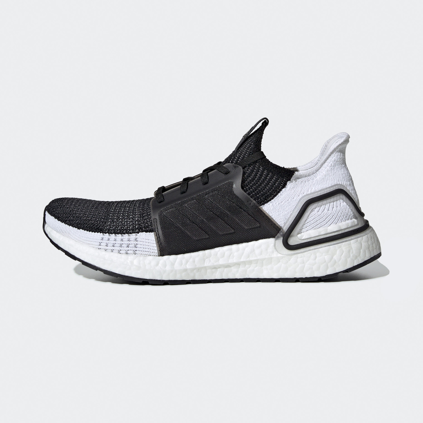 Adidas Ultra Boost 19 Black / White B37704-43.33