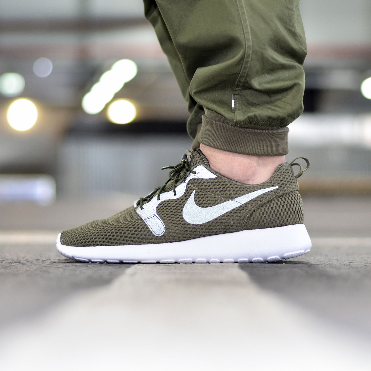 Nike Roshe One Hyperfuse BR Medium Olive / White 833125-200-42.5