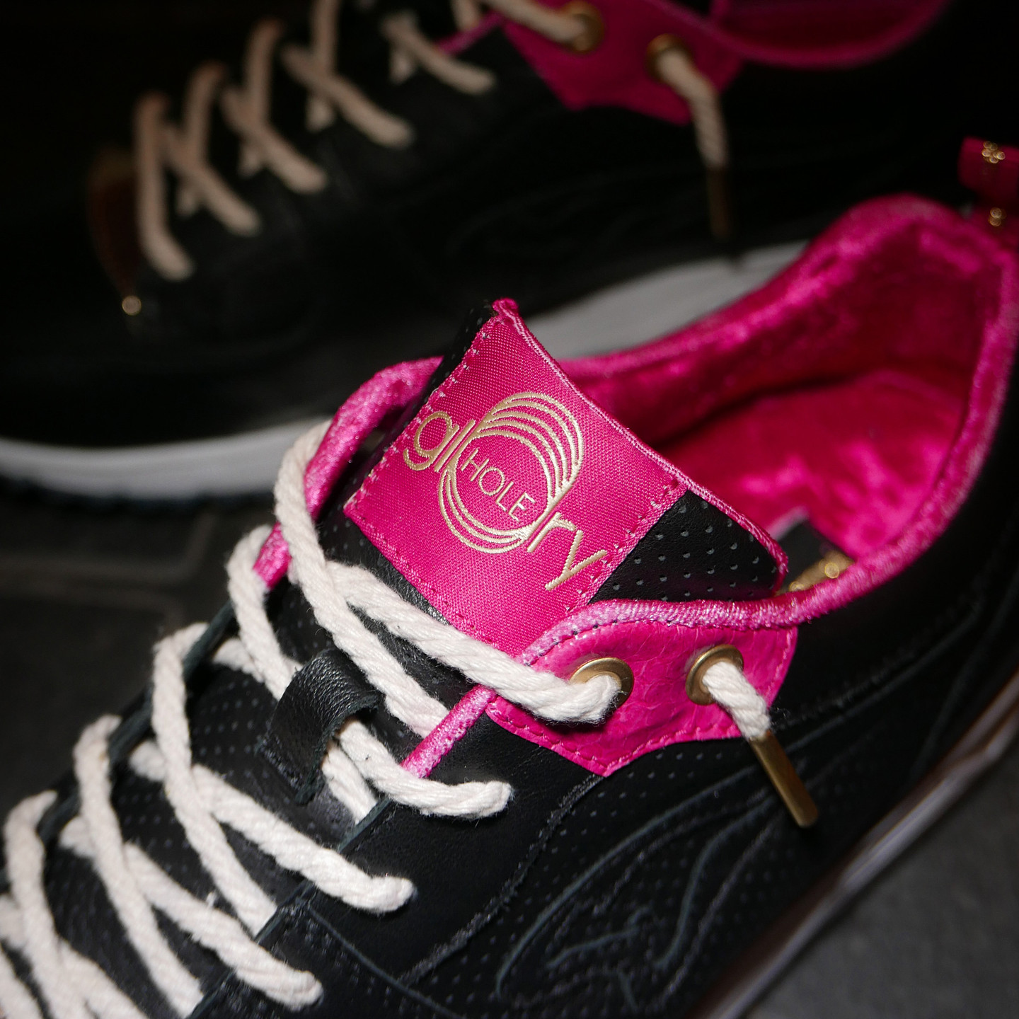 KangaROOS glOry hOle 'Reeperbahn' - Made in Germany Night Black / XXX Pink / Metallic Gold 4202X 000 50-43
