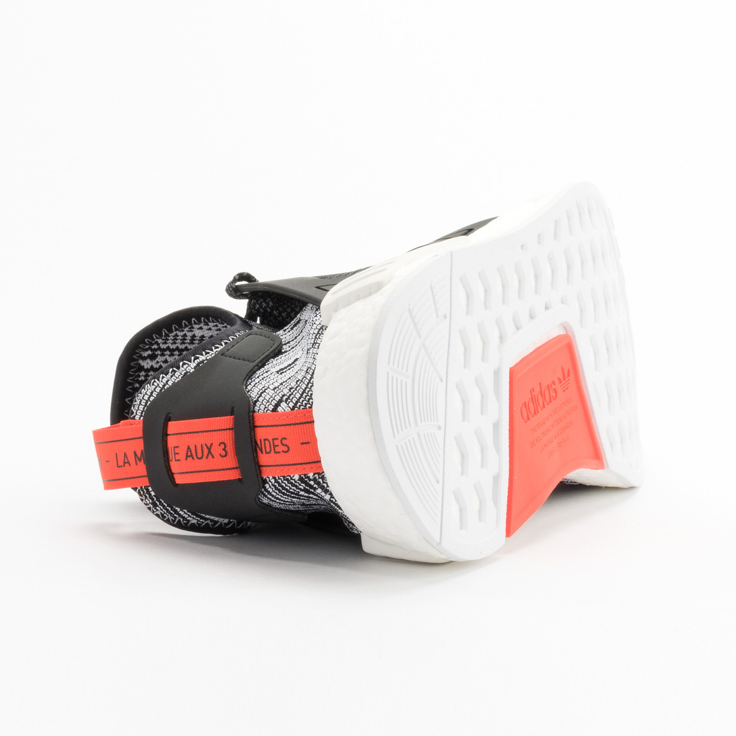 Adidas NMD XR1 Primeknit Running White / Core Black / Semi Solar Red S32216-44.66