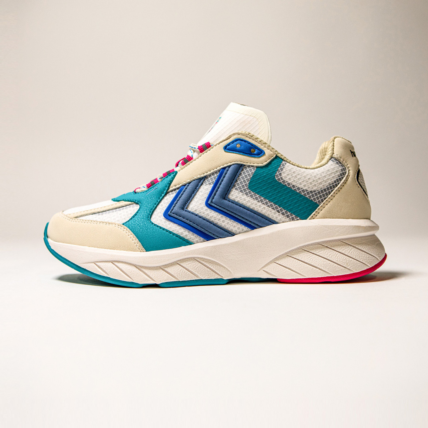 Hummel Reach LX 6000 Archive Off White / Teal / Pink 209011-9109-39