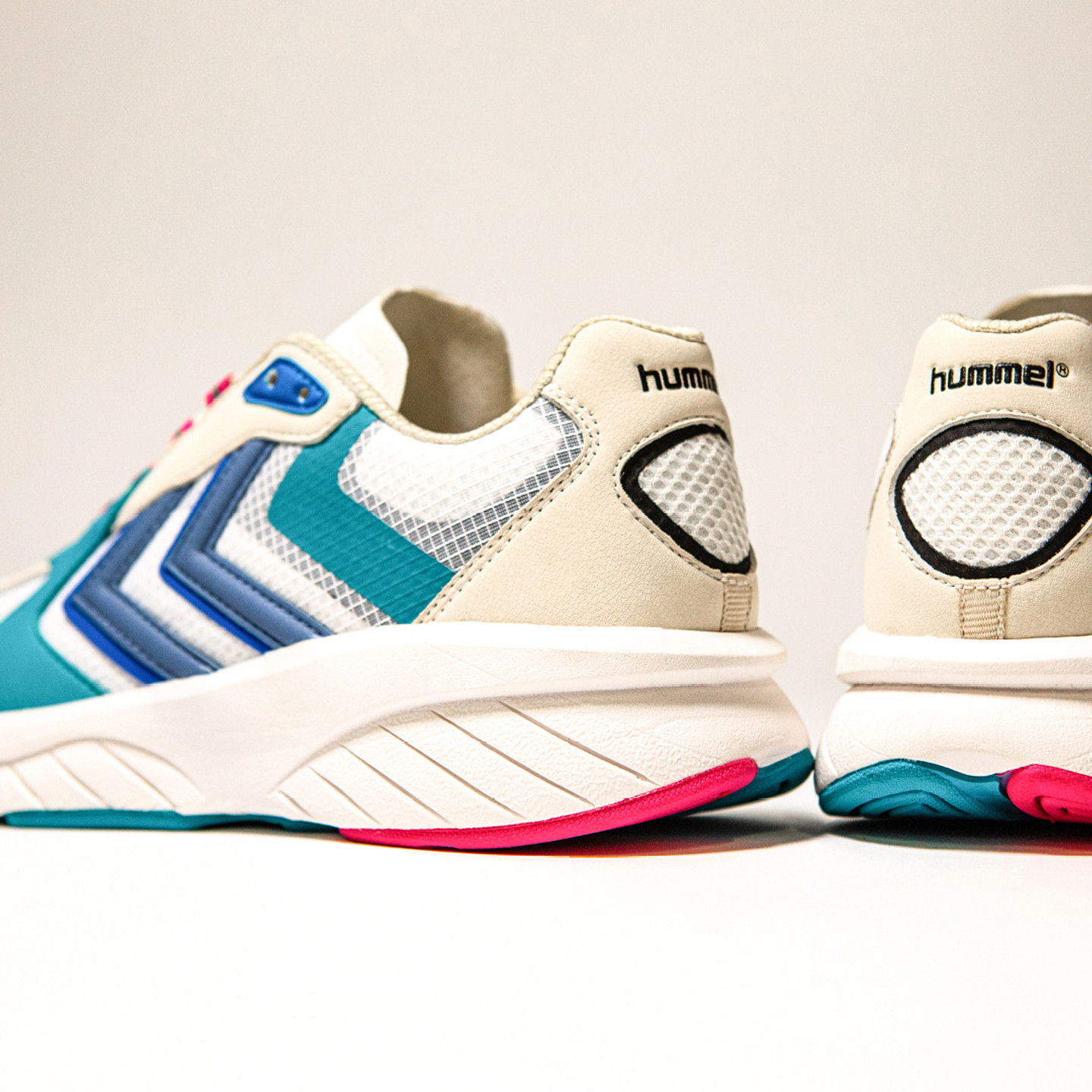 Hummel Reach LX 6000 Archive Off White / Teal / Pink 209011-9109-38