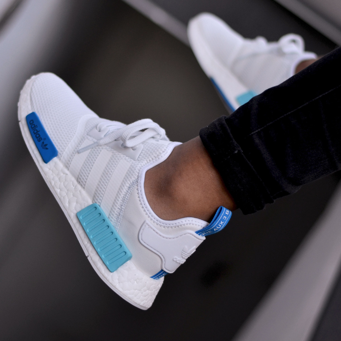 Adidas NMD R1 Runner W Ftwr White /  Blue Glow S75235-42.66