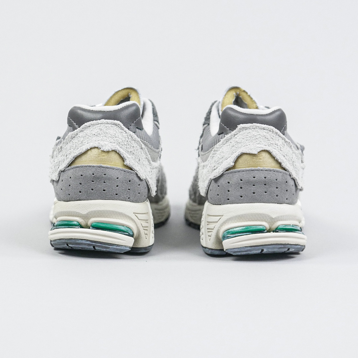New Balance M2002R 'Protection' Rain Cloud / Magnet M2002RDA-45