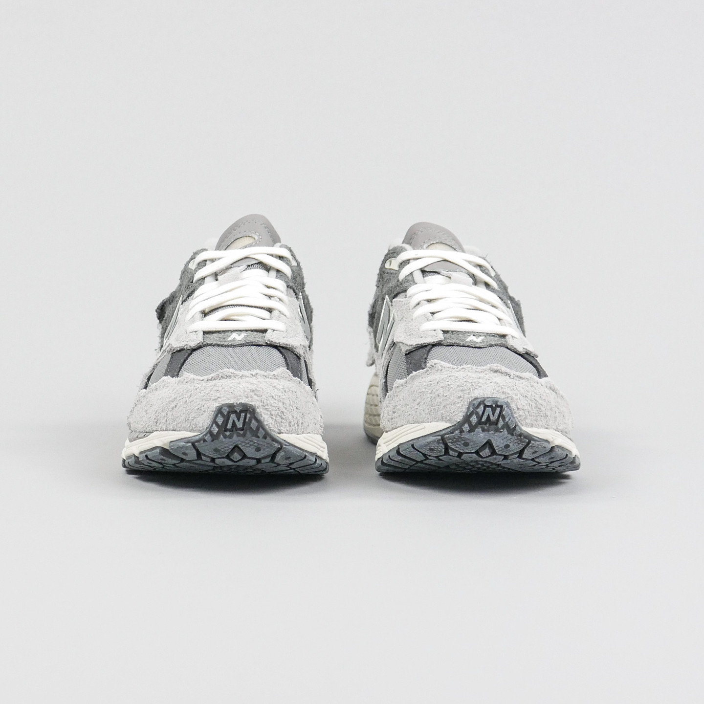 New Balance M2002R 'Protection' Rain Cloud / Magnet M2002RDA-44.5