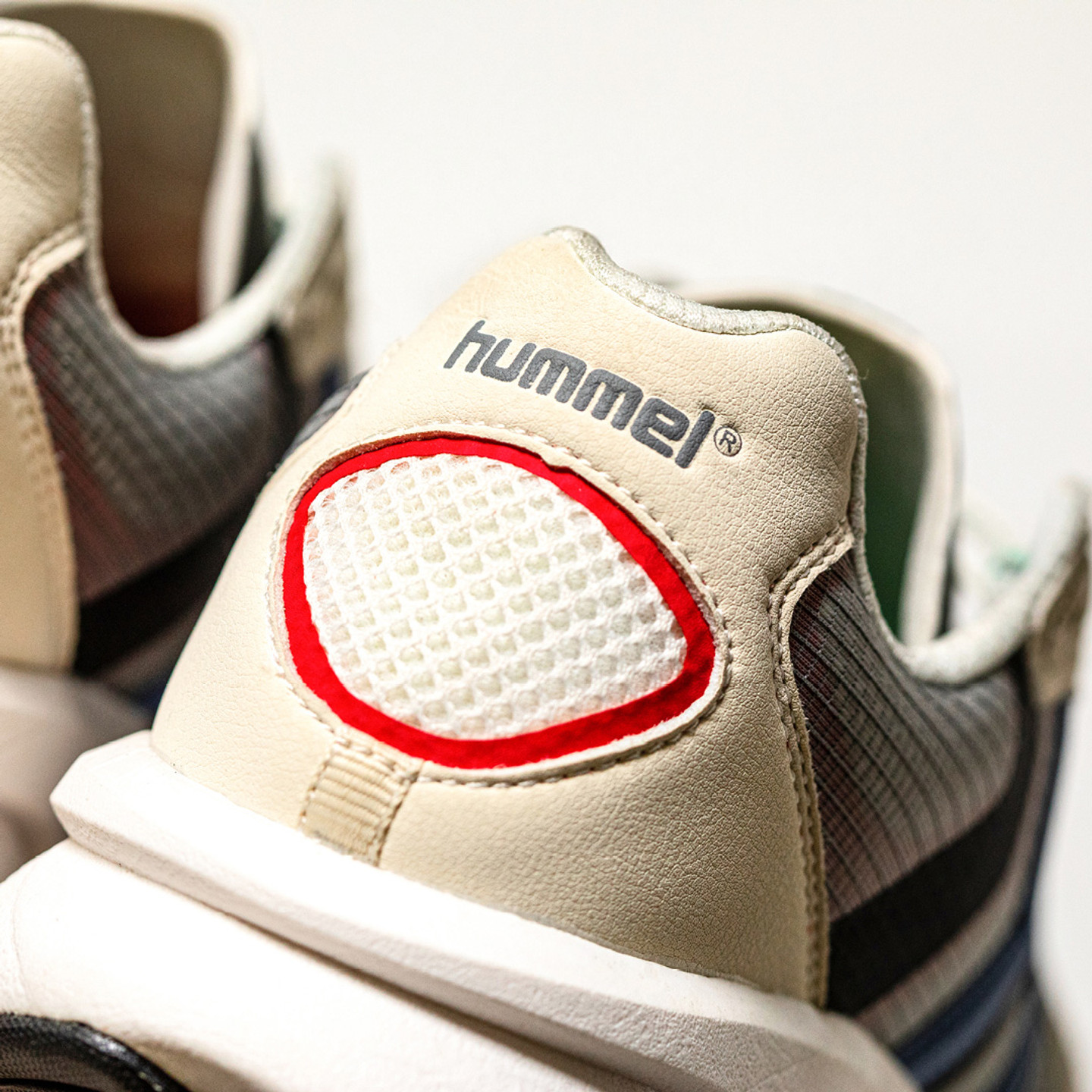 Hummel Reach LX 6000 Archive Off White / Grey / Blue / Green 209011-9031-43
