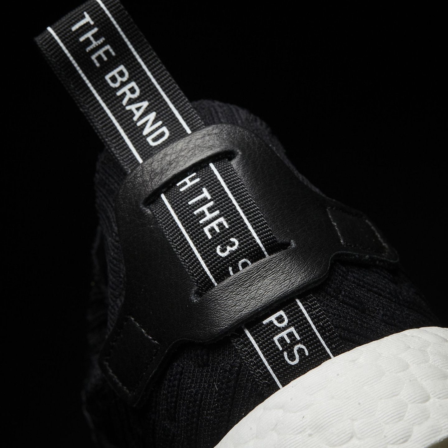 Adidas NMD R2 PK 'Japan' Black / Black / White BY9696-42.66