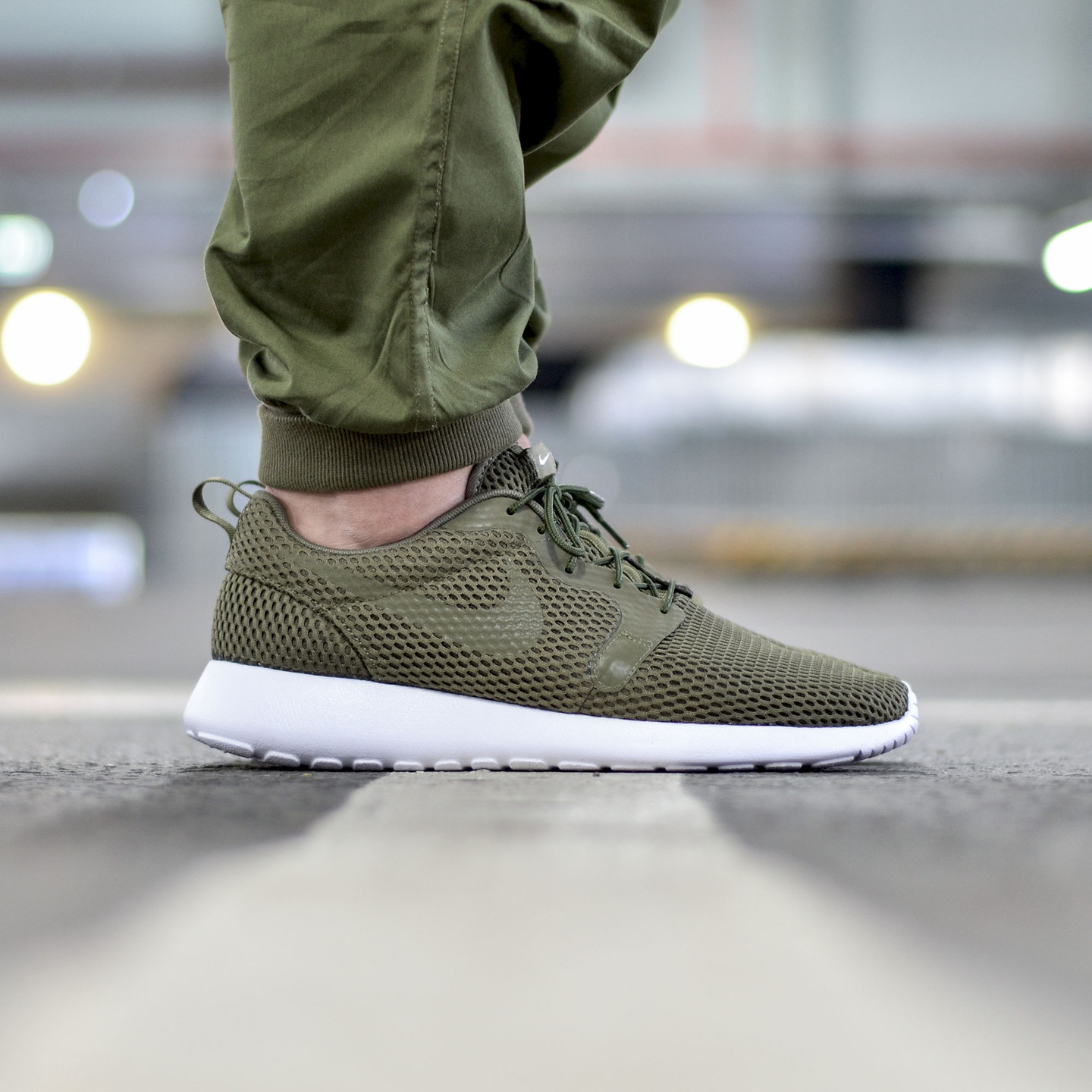 Nike Roshe One Hyperfuse BR Medium Olive / White 833125-200-42.5
