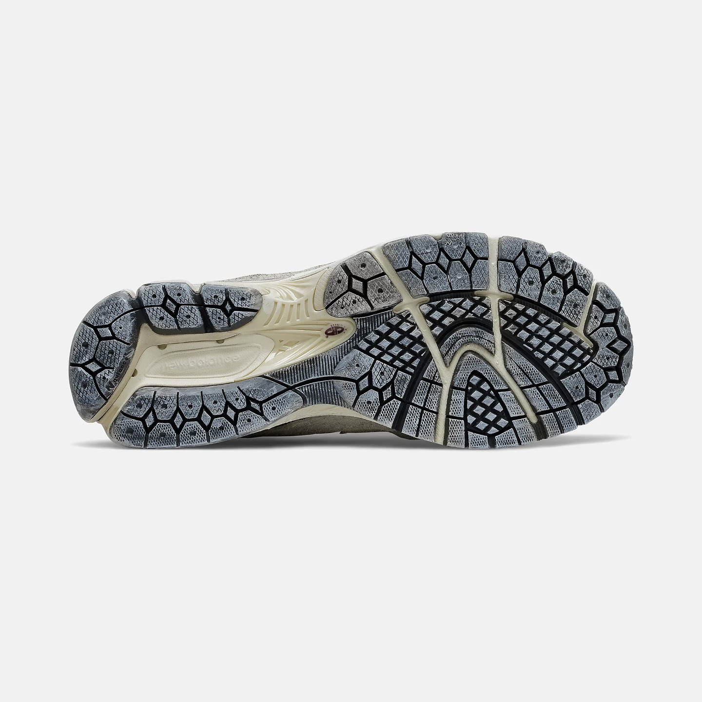 New Balance M2002R 'Protection' Rain Cloud / Magnet M2002RDA-36
