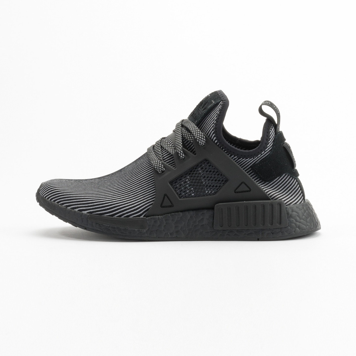 Adidas NMD XR1 Primeknit Core Black / Core Black / Running White S32211-46