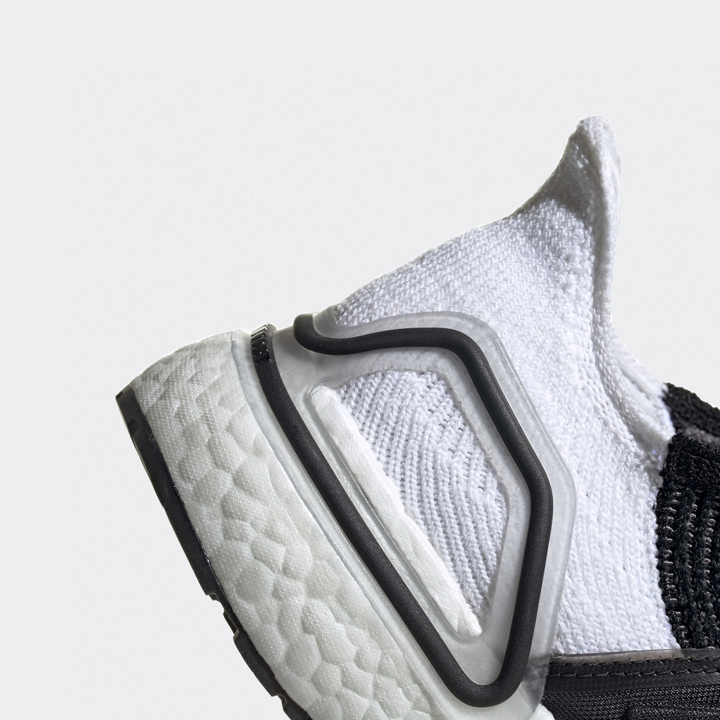 Adidas Ultra Boost 19 Black / White B37704-43.33