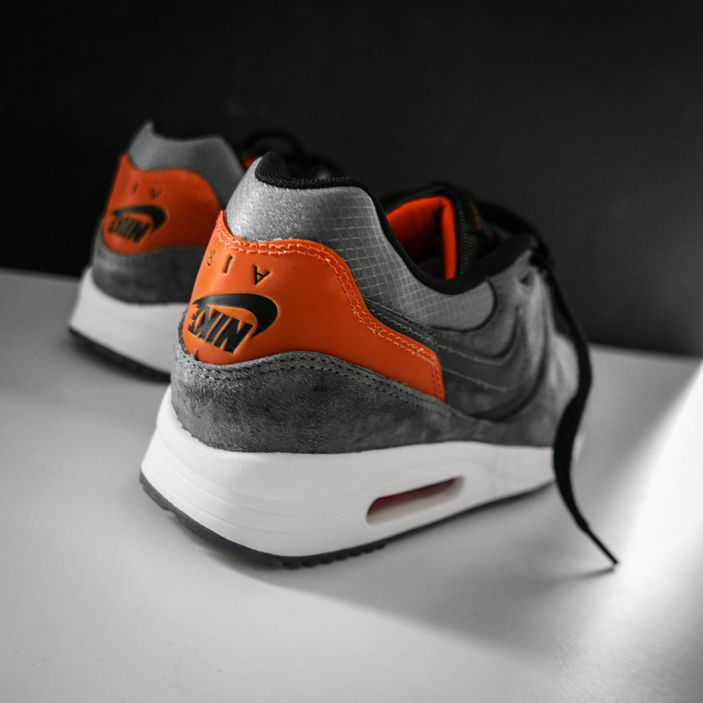 Nike Air Max Light x Size? Dark Grey / Team Orange / White CD1510-001-42