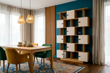 Massivholz-Bücherregal mit geschlossenen Schränken