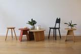 Design-Beistelltisch aus Massivholz