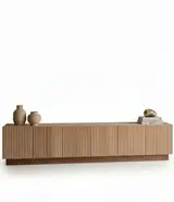 RIFF TV-Schrank von Radis Furniture aus Eichenfurnier mit gerillter Front als 218 cm TV-Lowboard auf weißem Hintergrund