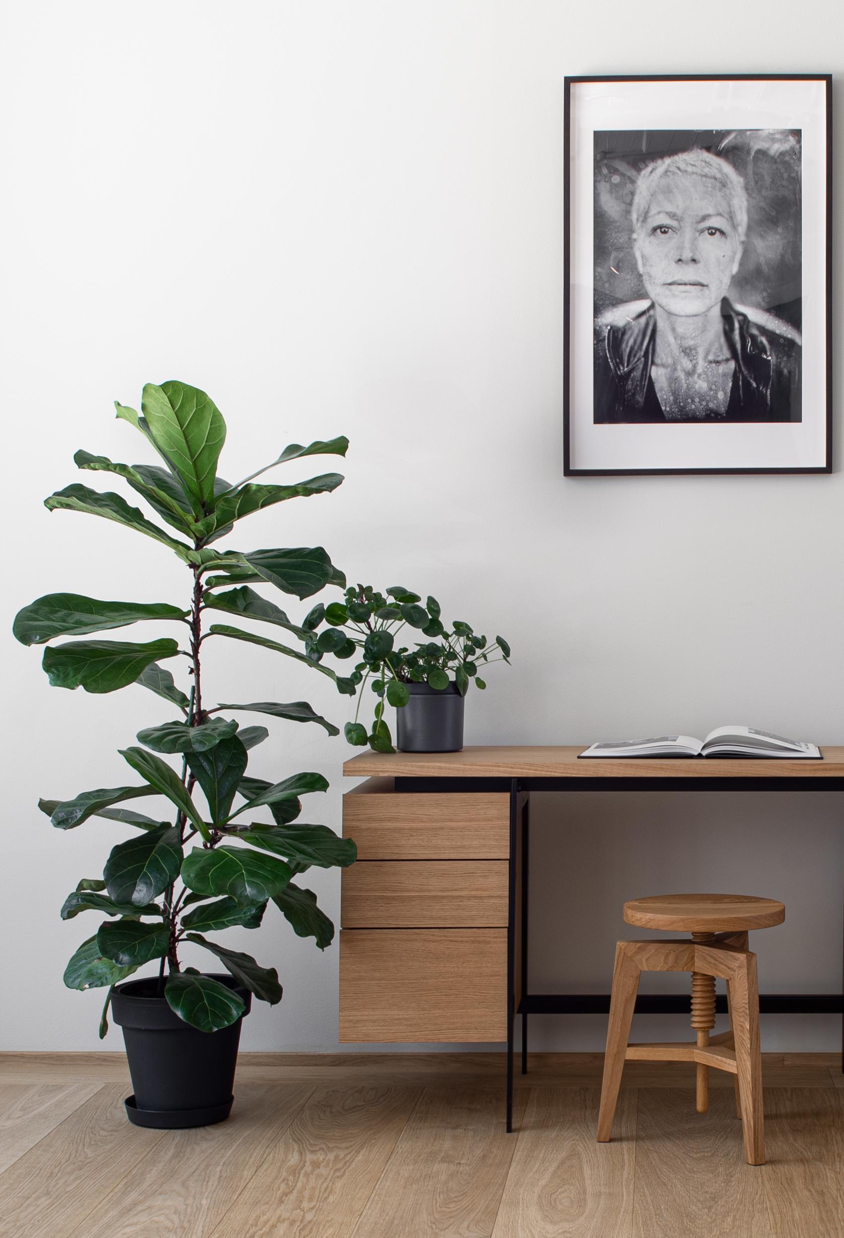 Schreibtisch mit 3 Schubladen minimalistisches Design edel