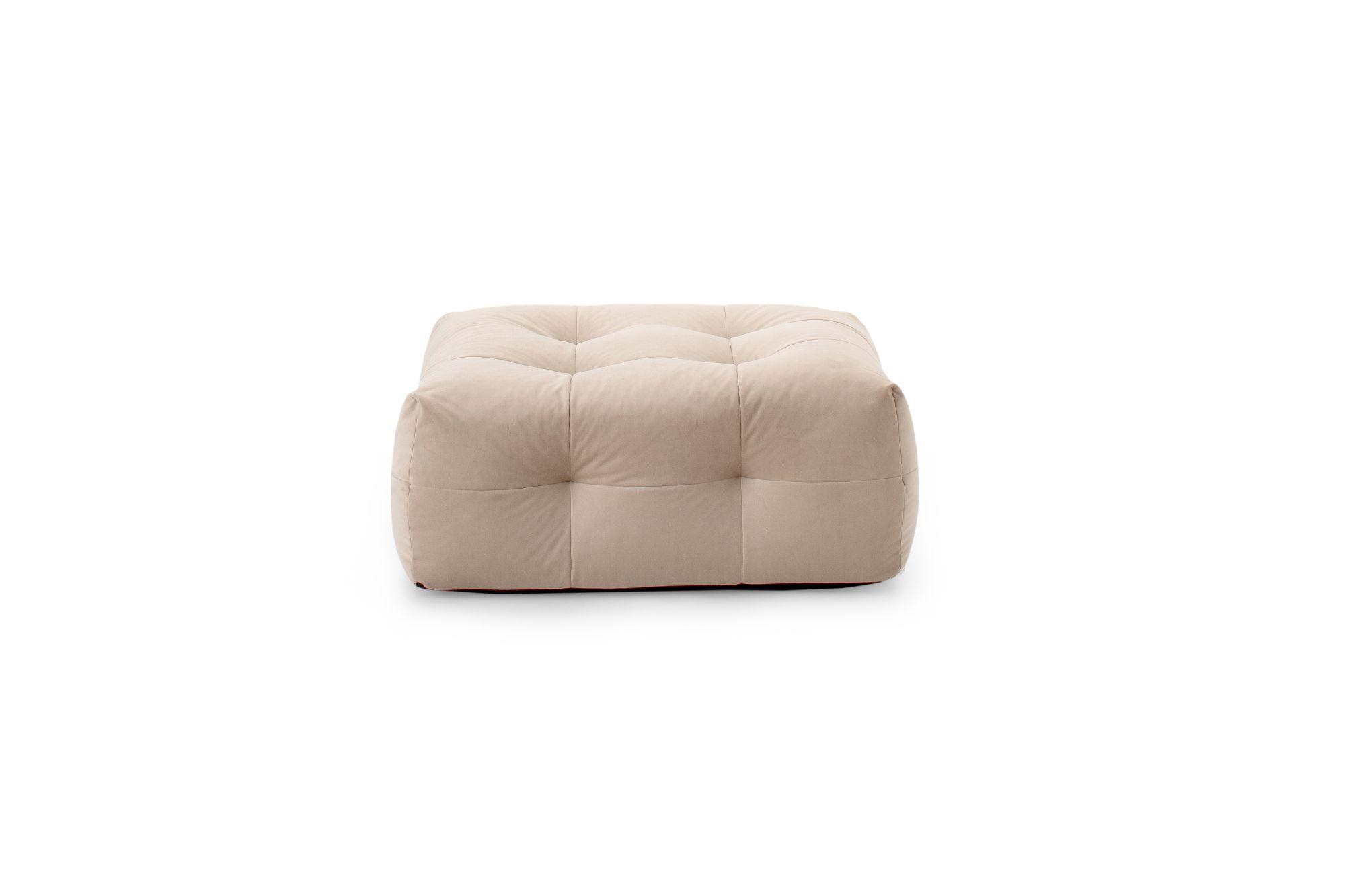 Großer Sofa Pouf NOT-A-SOFA mit modularem Aufbau in beige für Sitzecke, Hotel-Loungebereich und Wartezimmer
