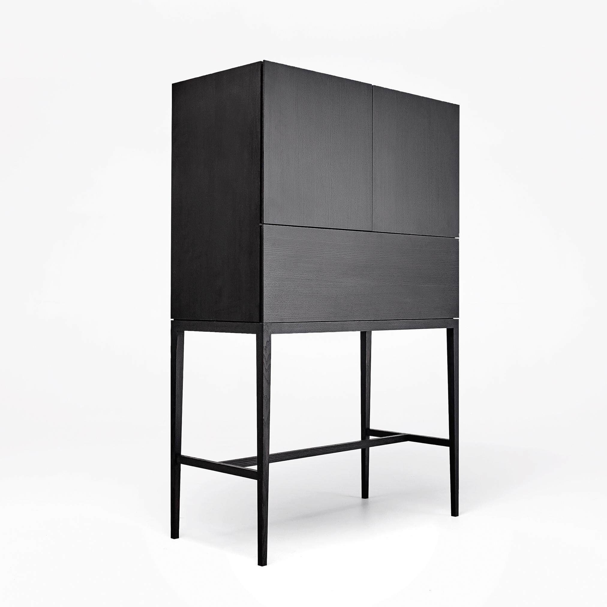 Highboard-Kommode Massivholz schwarz minimalistisches Design für Arbeitszimmer und Flur