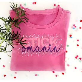 Strass - Bügelbild „Stickomanin“ + Stickdatei  |  | Artikelnummer: 4588-7854-6450