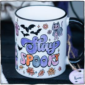 Halloween Tasse Stay Spooky Schwarz  | Wieviele Katzen findest du auf der Tasse? | Artikelnummer: StaySpookyTasseSchwarz