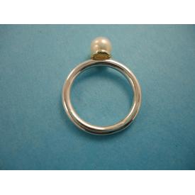 Ring in 925 Silber,mit Goldteil und Zuchtperle.  |  | Artikelnummer: 30926797