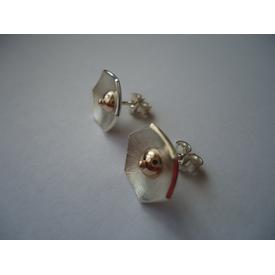Ohrstecker in 925 Silber,mit einer Goldhalbkugel.  |  | Artikelnummer: 24259781