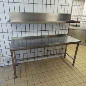 Arbeitstisch mit Ablageboard | Gebrauchtware  | Artikelnummer: 4656-8053-5541