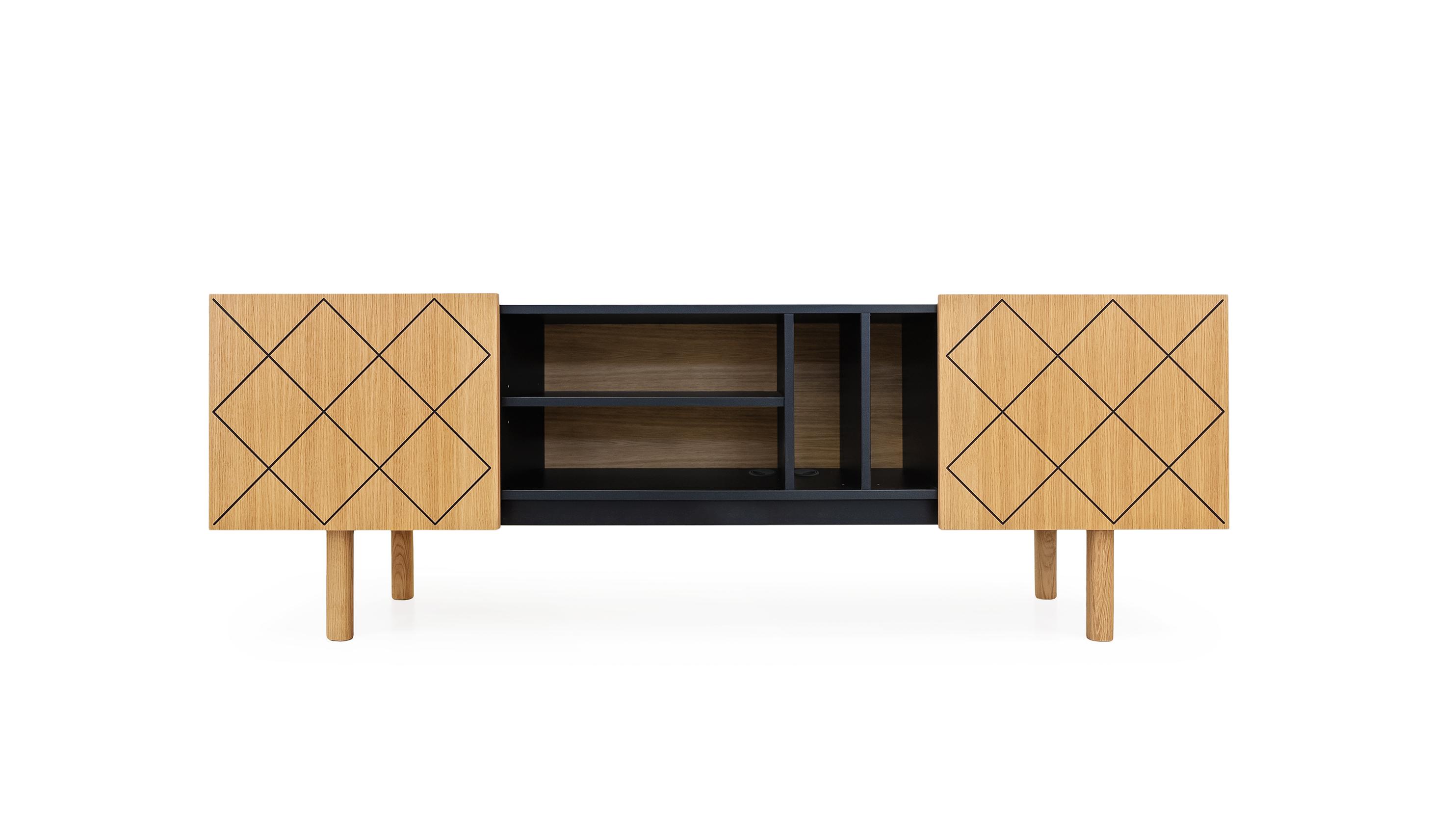 TV-Schrank mit viel Ablagefläche